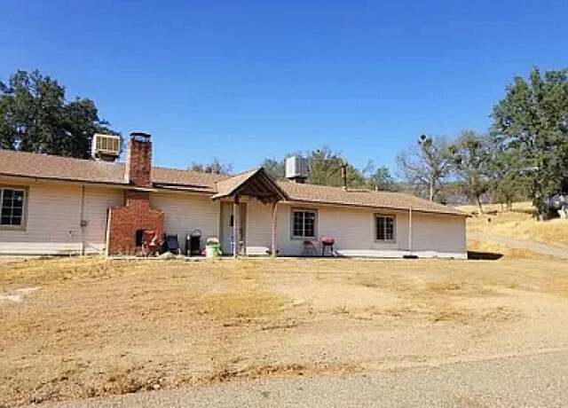 Property at 31634 Lodge Rd, Auberry, CA 93602