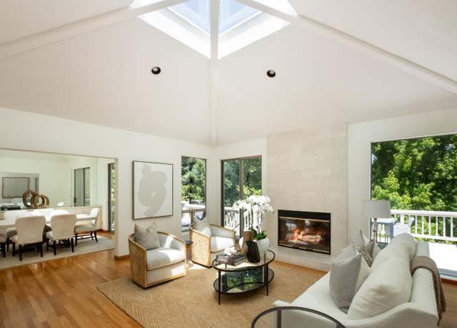 Property at 699 Manresa Ln, Los Altos, CA 94022, 3 beds, 3 baths