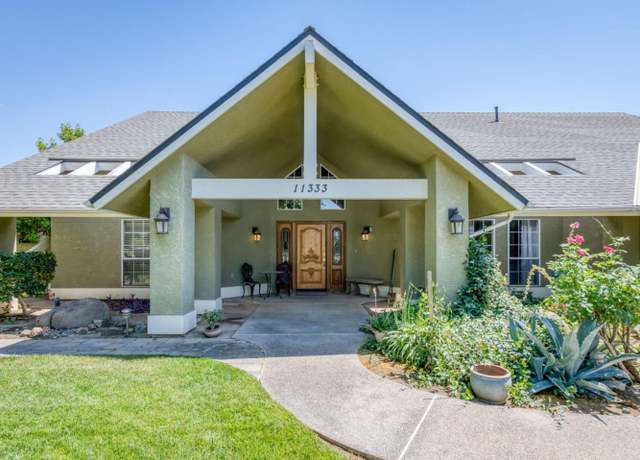 Property at 11333 E Church Ave, Sanger, CA 93657, 3 beds, 2 baths