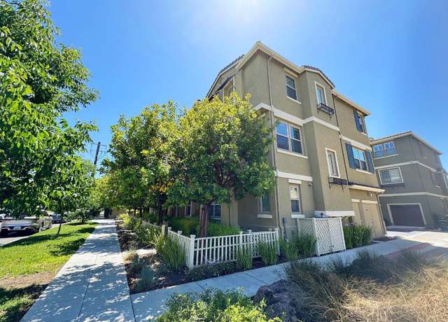 Property at 660 Tyrella Ave, Mountain View, CA 94043, 4 beds, 3.5 baths