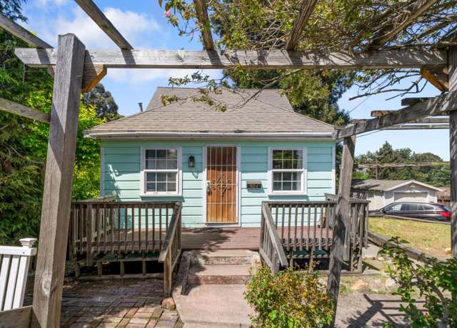 Property at 924 Smith Ave, Pinole, CA 94564, 2 beds, 1 bath