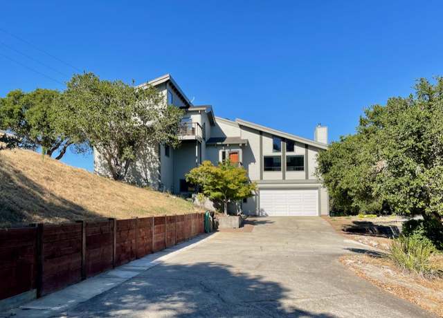 Property at 2661 Old San Jose Rd, Soquel, CA 95073, 3 beds, 2.5 baths