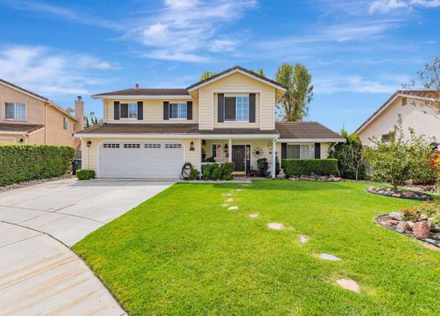 Property at 2181 Burlwood Dr, Hollister, CA 95023, 4 beds, 2.5 baths
