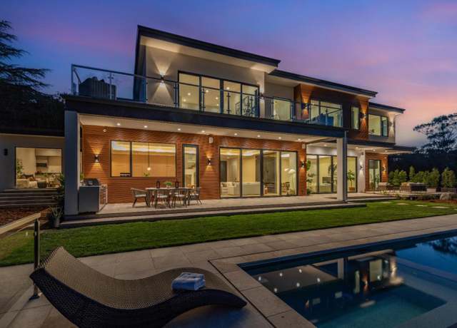 Property at 1221 Kenilworth Rd, Hillsborough, CA 94010, 8 beds, 9 baths