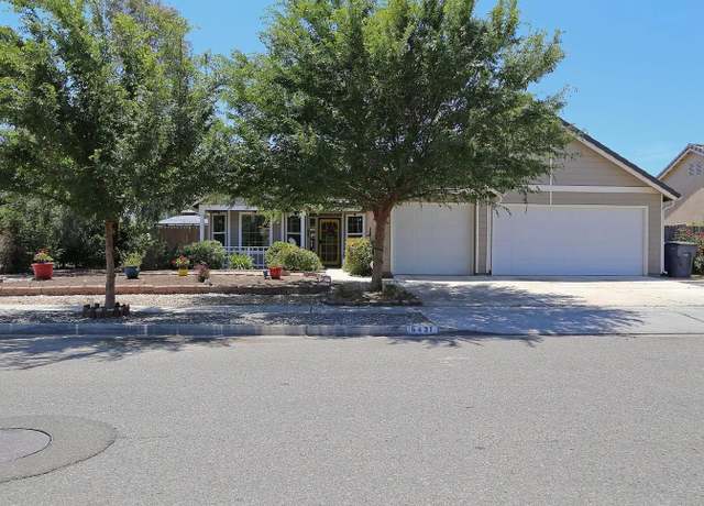 Property at 6431 E Cortland Ave, Fresno, CA 93727, 4 beds, 2 baths