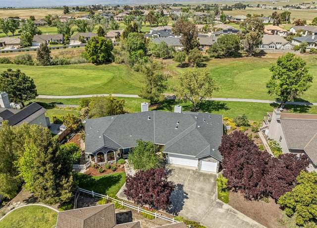 Property at 105 Louise Cir, Hollister, CA 95023, 3 beds, 2.5 baths