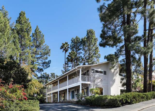 Property at 1055 Siskiyou Dr, Menlo Park, CA 94025, 6 beds, 4.5 baths