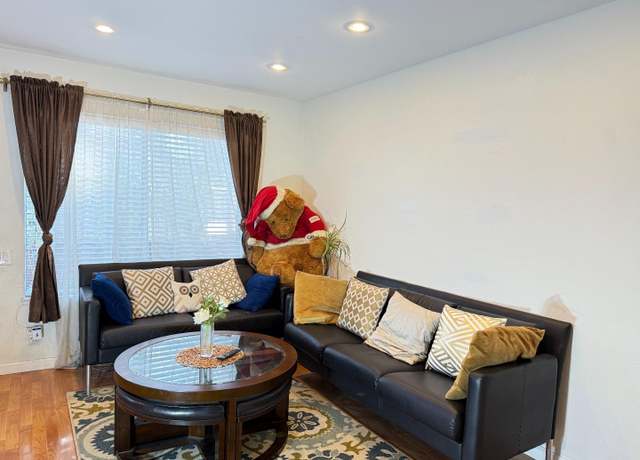 Property at 2701 Lone Bluff Way #18, San Jose, CA 95111, 2 beds, 1.5 baths