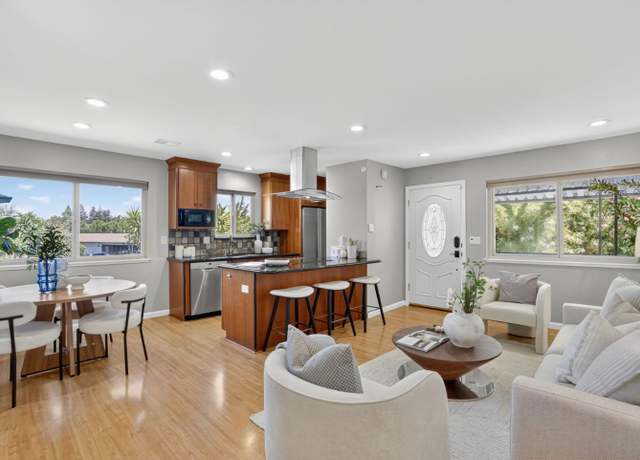 Property at 287 Watson Ave #4, Campbell, CA 95008, 2 beds, 1 bath