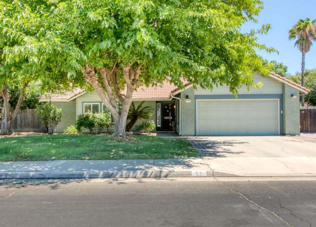 Property at 11 Magnolia Ave, Clovis, CA 93611, 4 beds, 2 baths