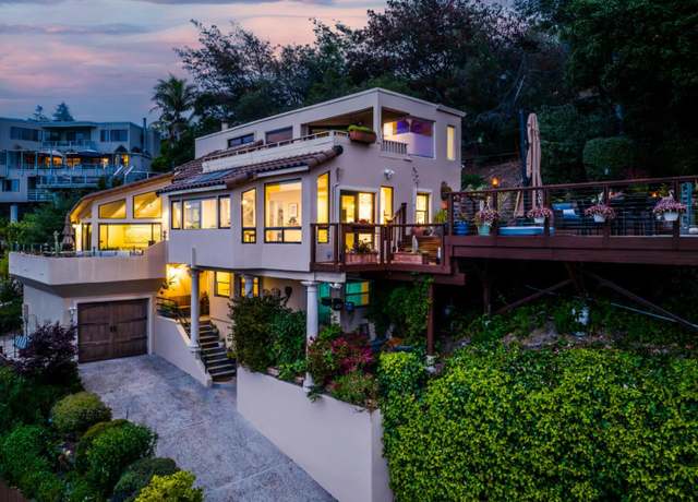 Property at 3300 Crystal Heights Dr, Soquel, CA 95073, 3 beds, 2.5 baths