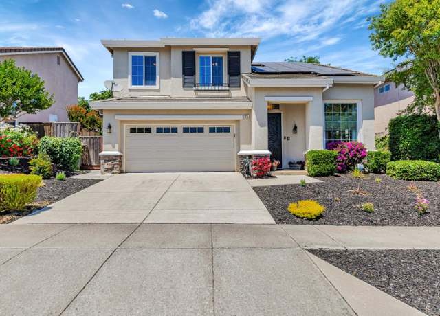 Property at 975 Oak Brook Way, Gilroy, CA 95020, 3 beds, 2.5 baths