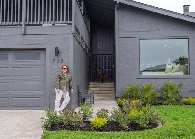 Property at 733 Arroyo Leon Dr, Half Moon Bay, CA 94019, 4 beds, 2.5 baths