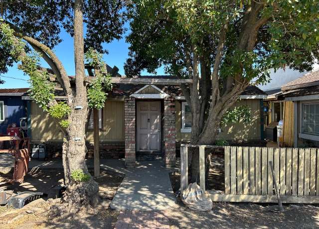 Property at 2160 Pacheco Pass Hwy, Gilroy, CA 95020, 2 beds, 1 bath