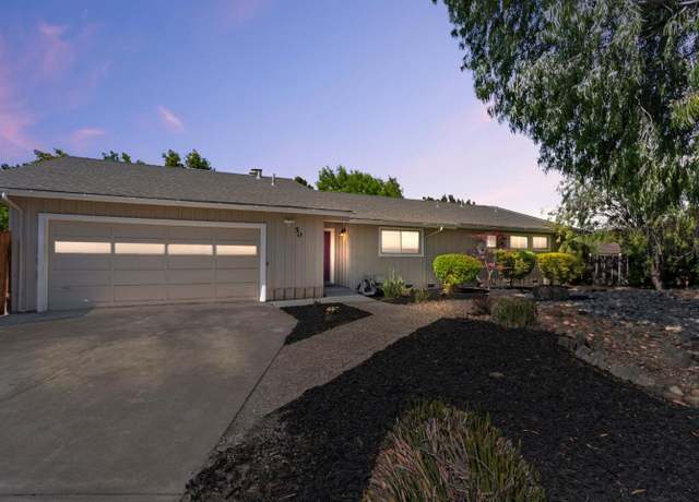 Property at 50 Florence Ct, Hollister, CA 95023, 3 beds, 2.5 baths