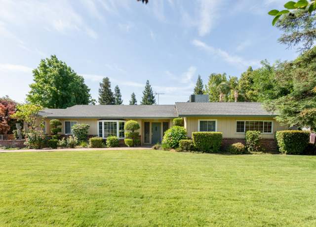 Property at 450 W Alluvial Ave, Clovis, CA 93611, 4 beds, 2 baths