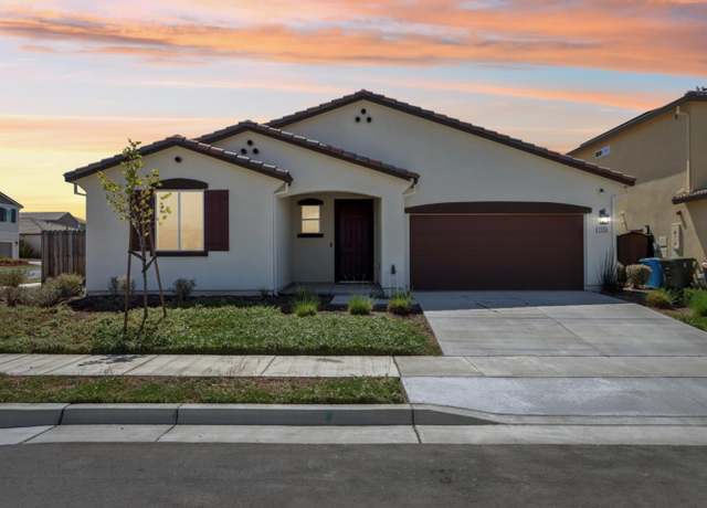 Property at 2350 Hibiscus Dr, Hollister, CA 95023, 4 beds, 2 baths