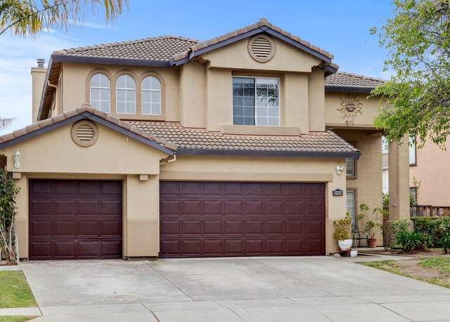 Property at 1033 Lewis St, Salinas, CA 93906, 5 beds, 3 baths