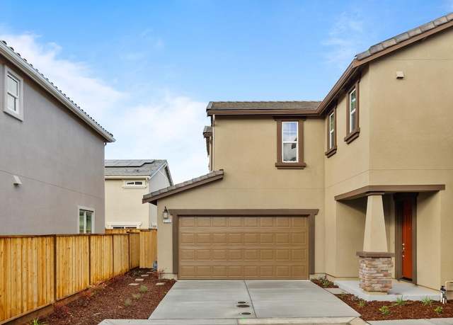 Property at 2130 Gladiola Dr, Hollister, CA 95023, 5 beds, 3 baths
