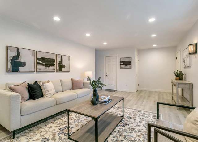 Property at 826 S San Tomas Aquino Rd, Campbell, CA 95008, 3 beds, 2 baths