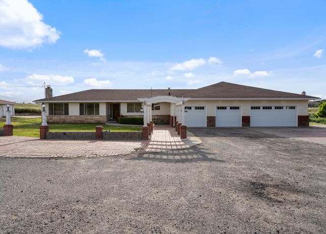 Property at 1080 Fairview Rd, Hollister, CA 95023, 4 beds, 3.5 baths