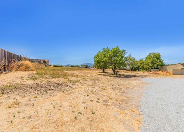 Property at 1573 Valley View Rd, Hollister, CA 95023