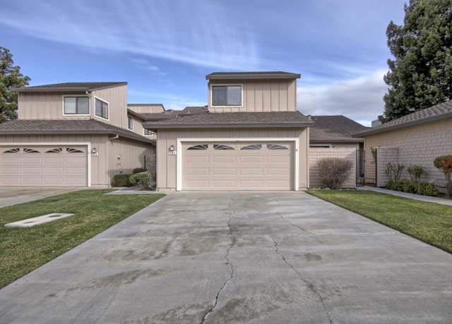 Property at 141 Joes Ln, Hollister, CA 95023, 2 beds, 2.5 baths