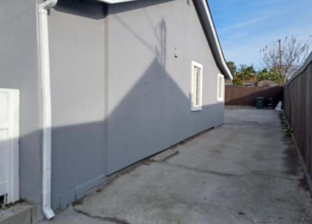 Photo of 2118 Addison Ave, East Palo Alto, CA 94303