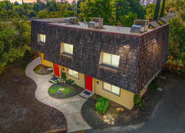 Property at 2429 Court St, Redding, CA 96001, 6 beds, 4.5 baths