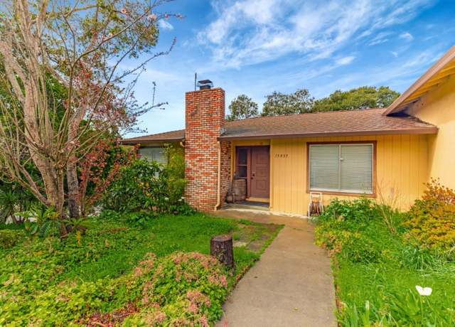 Property at 15035 Oak Hills Dr, Salinas, CA 93907, 4 beds, 2 baths