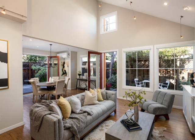 Property at 988 Menlo Ave, Menlo Park, CA 94025, 2 beds, 2.5 baths