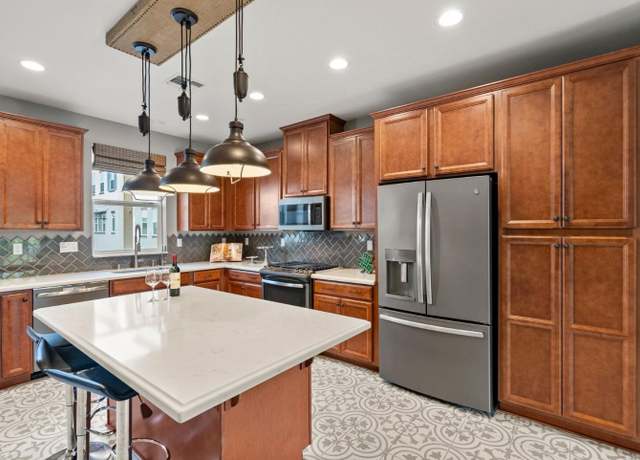 Property at 2758 Montecito Vista Way #3, San Jose, CA 95111, 3 beds, 3.5 baths