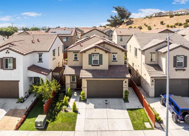 Property at 515 Shearwater St, Hollister, CA 95023, 3 beds, 2.5 baths