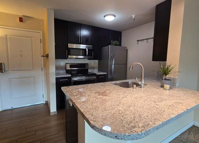 Property at 6400 Christie Ave #2211, Emeryville, CA 94608, 1 bed, 1 bath
