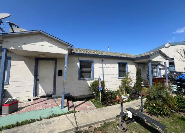 Property at 30 Miles Ln, Watsonville, CA 95076, 2 beds, 2 baths