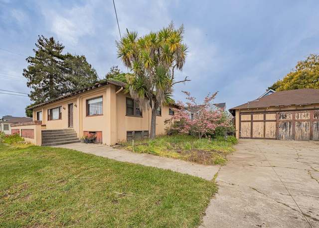 Property at 4705 Crystal St, Capitola, CA 95010, 3 beds, 2 baths