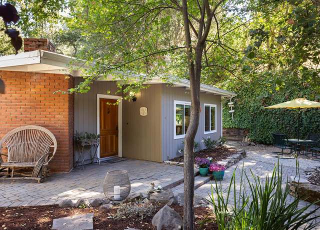 Property at 32 Southbank Rd, Carmel Valley, CA 93924, 2 beds, 1 bath
