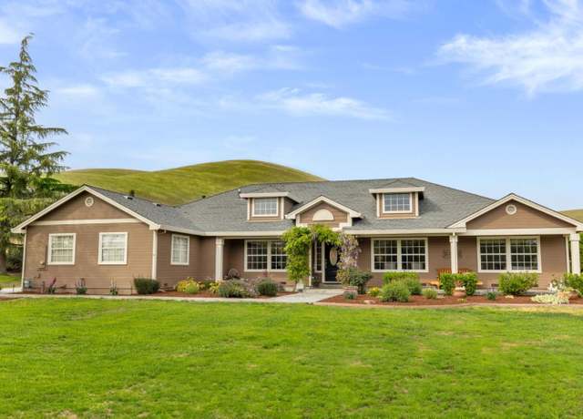Property at 6995 Diablo Hills Rd, Tres Pinos, CA 95075, 4 beds, 2.5 baths