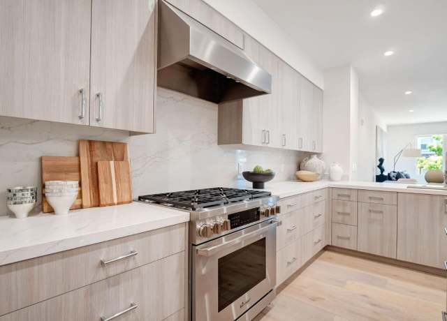Property at 425 First St #33, Los Altos, CA 94022, 1 bed, 2 baths