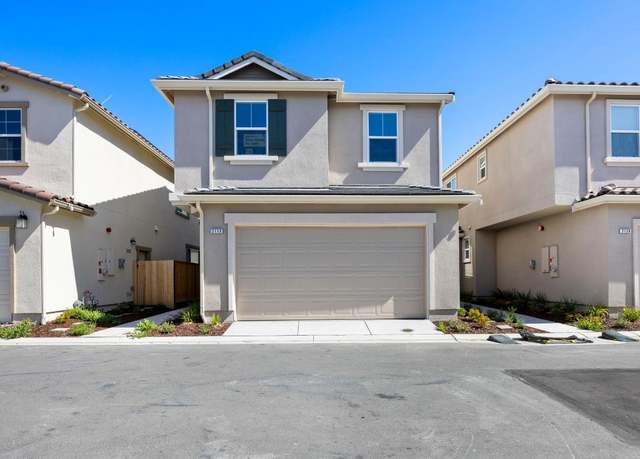 Property at 2110 Gladiola Dr, Hollister, CA 95023, 3 beds, 2.5 baths
