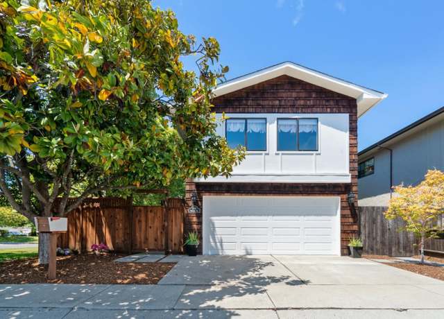 Property at 2781 Wimbledon Dr, Aptos, CA 95003, 3 beds, 2.5 baths