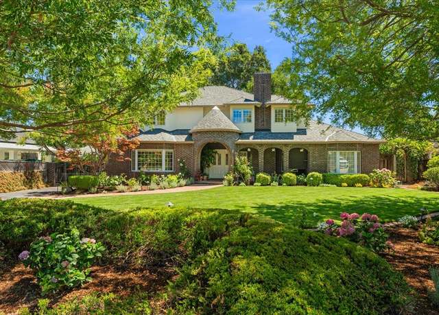 Property at 115 Doud Dr, Los Altos, CA 94022, 5 beds, 5 baths