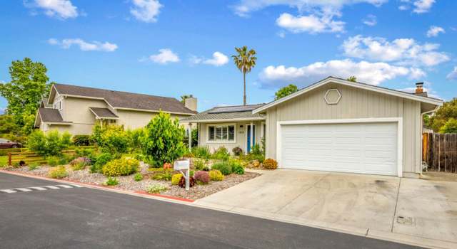 Photo of 1015 Primrose Ln, Gilroy, CA 95020