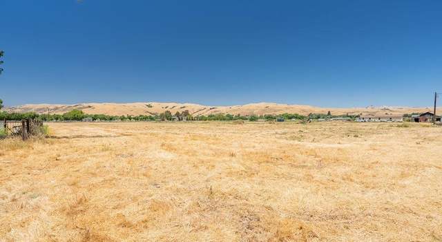 Photo of 7327 Lovers Ln, Hollister, CA 95023
