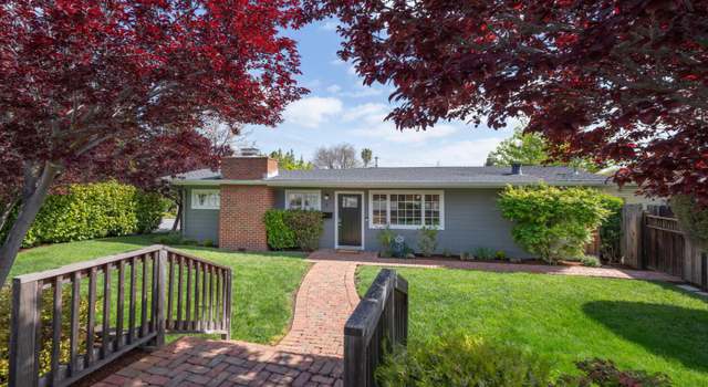 Photo of 3 Circle Rd, Redwood City, CA 94062