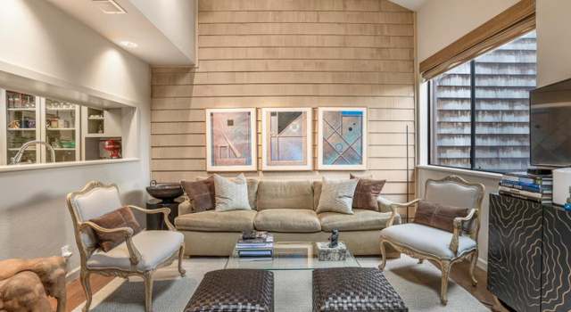 Photo of 461 Dela Vina Ave #305, Monterey, CA 93940