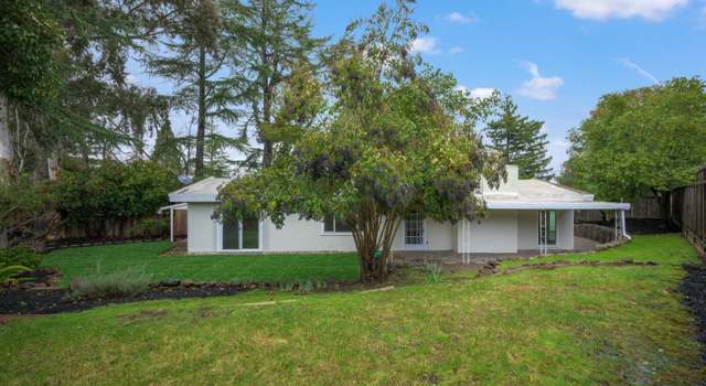 Photo of 240 Dedalera Dr, Portola Valley, CA 94028