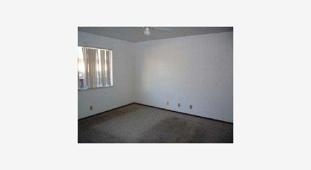 Photo of 870 APRICOT Ln, Hollister, CA 95023