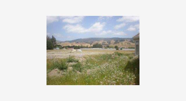 Photo of 2025 Trumar Ln, Gilroy, CA 95020