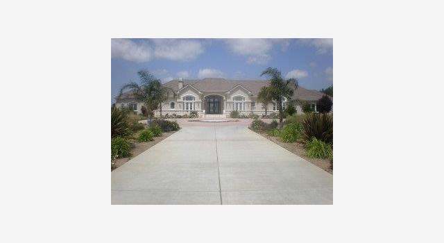 Photo of 2025 Trumar Ln, Gilroy, CA 95020